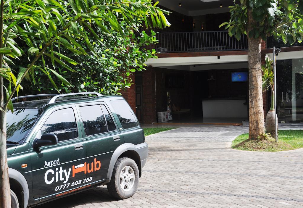 Lanka Bangla Inn Villas Restaurant & Travels Katunayake Exterior photo