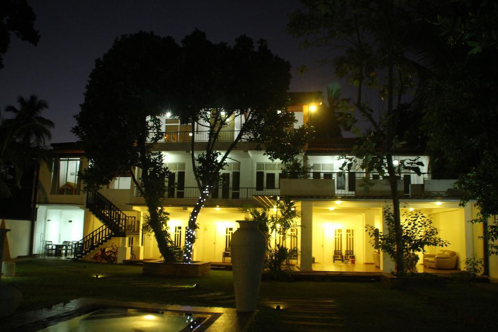 Lanka Bangla Inn Villas Restaurant & Travels Katunayake Exterior photo