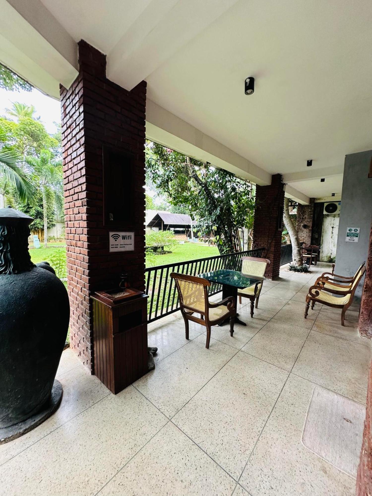 Lanka Bangla Inn Villas Restaurant & Travels Katunayake Exterior photo