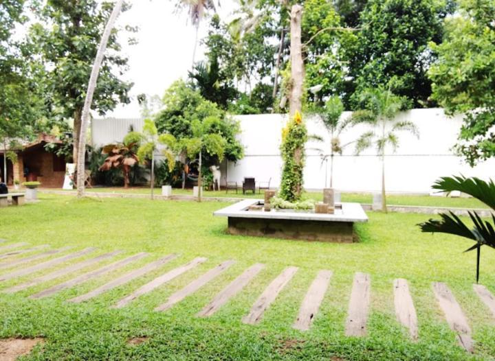 Lanka Bangla Inn Villas Restaurant & Travels Katunayake Exterior photo