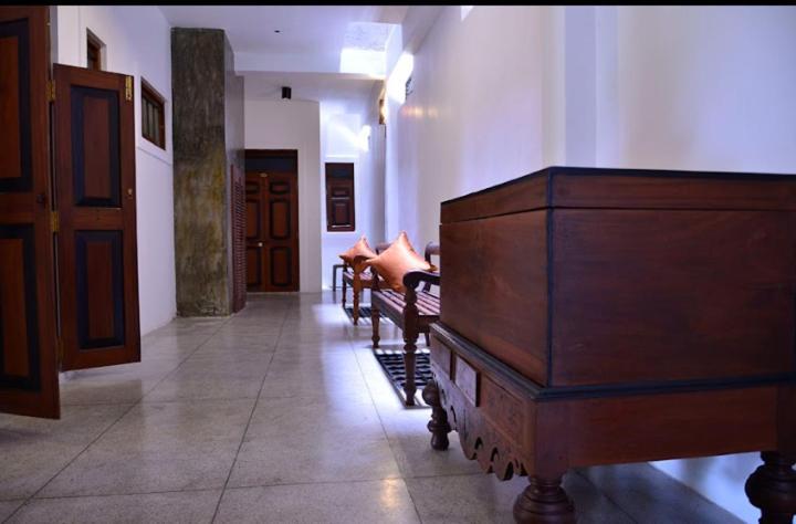 Lanka Bangla Inn Villas Restaurant & Travels Katunayake Exterior photo