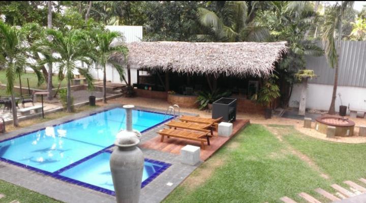 Lanka Bangla Inn Villas Restaurant & Travels Katunayake Exterior photo