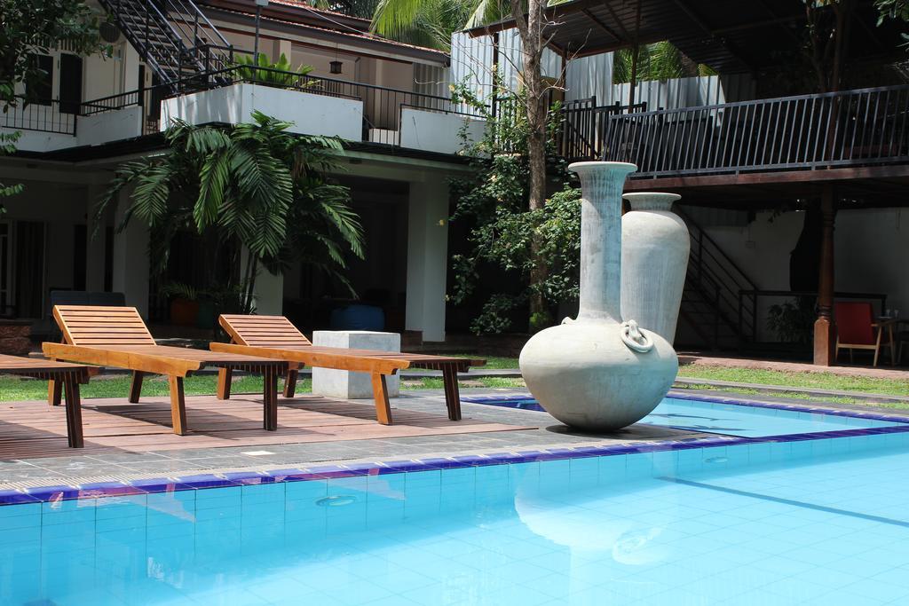 Lanka Bangla Inn Villas Restaurant & Travels Katunayake Exterior photo